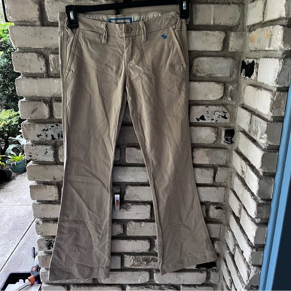 Vintage Abercrombie & Fitch Beige Trousers with Blue logo  Low rise  wide legs